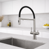 IXPW559YOS3VP8_ambiente10 Grifo de cocina PAINI Cox de 3 vias para agua filtrada, acero inoxidable
